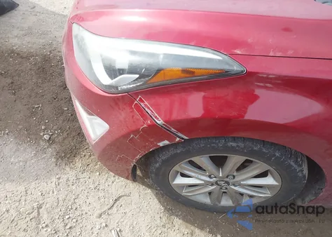 2014 Hyundai Elantra Se z USA, uszkodzony, nr VIN 5NPDH4AE2EH495663